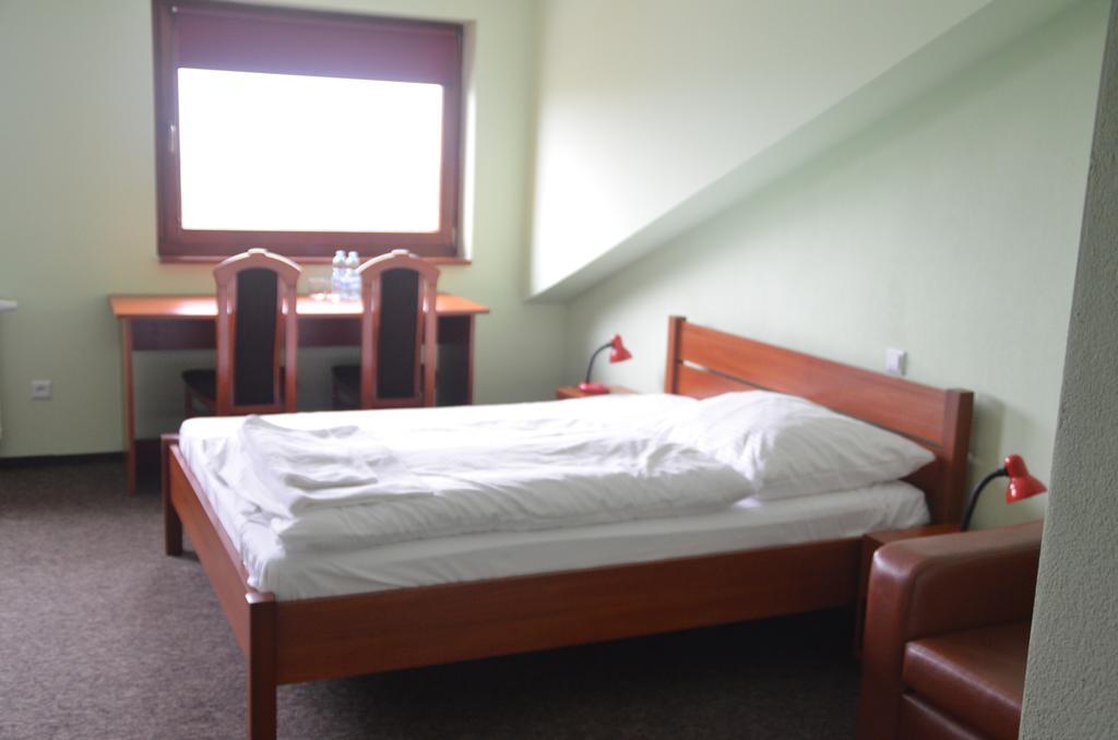 Hotel Tenis Chrzastowice Bilik gambar